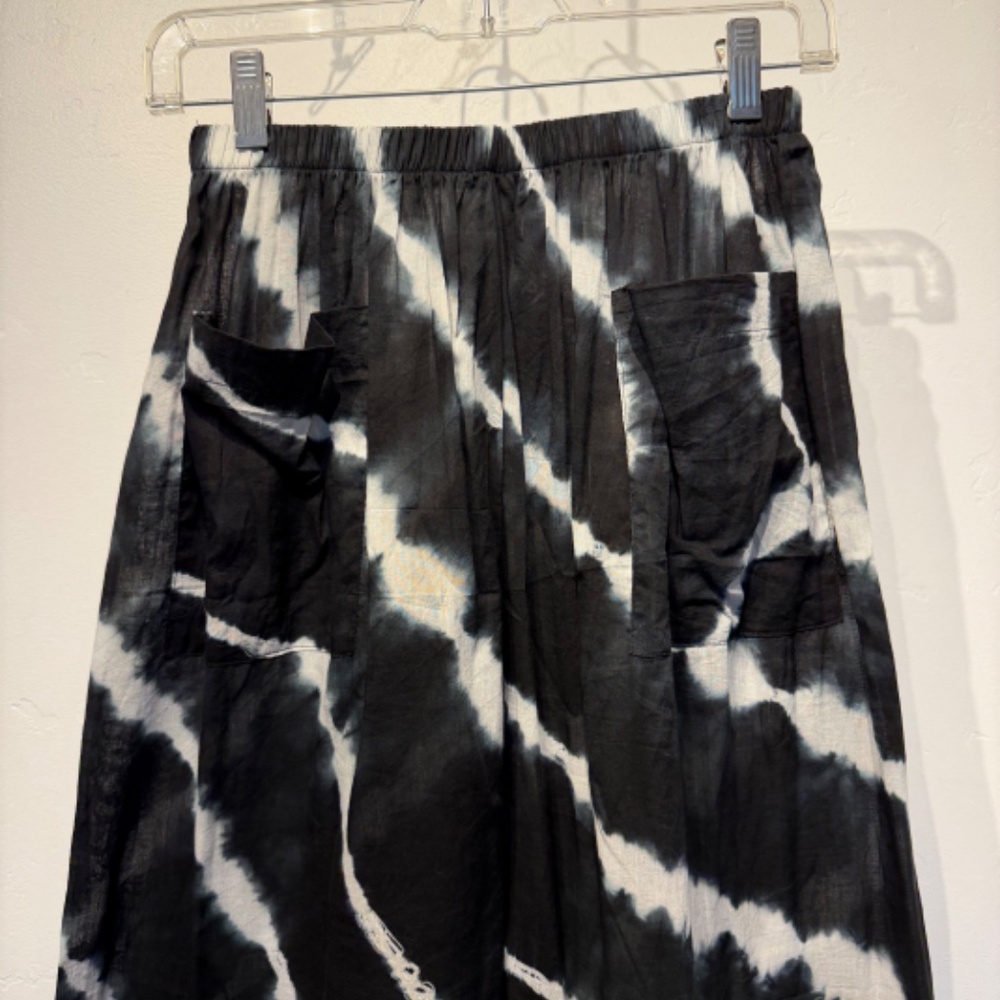 Gorgeous shibori tie dyed 2pc cowl drapey top and pant set - Picture 7 of 9